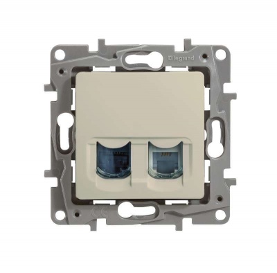 Механизм розетки комп. + телеф. 1-м СП Etika RJ11 + RJ45 CAT.5 UTP сл. кость Leg 672352
